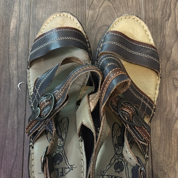 Fly London Salm Verde 631 Sandals - Picture 6 of 6